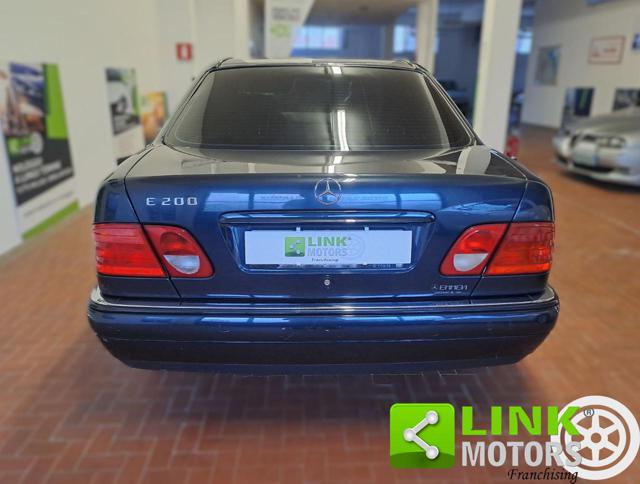 MERCEDES-BENZ E 200 usata, con Climatizzatore