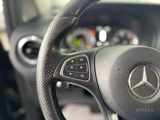 MERCEDES-BENZ Vito usata, con Fari LED