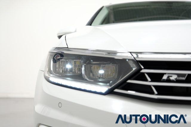 VOLKSWAGEN Passat Variant usata, con ESP