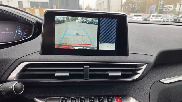 PEUGEOT 3008 usata, con Isofix