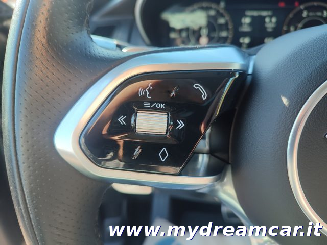 JAGUAR E-Pace usata 26