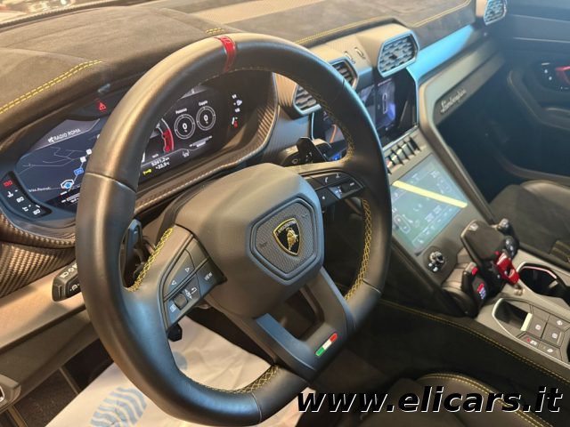 LAMBORGHINI Urus usata, con Autoradio