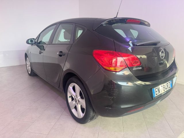 OPEL Astra usata 9