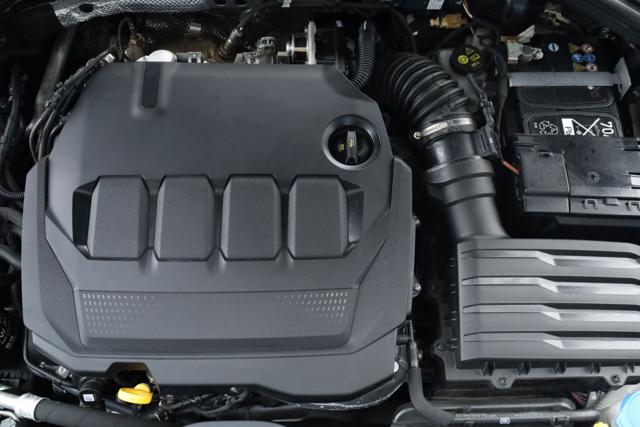 VOLKSWAGEN Golf usata, con Spoiler