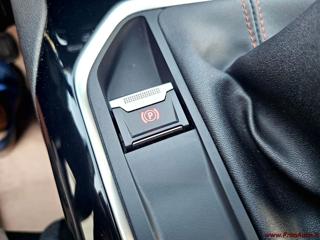 PEUGEOT 5008 usata, con Sedile posteriore sdoppiato