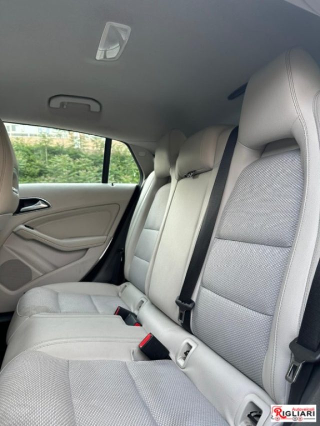 MERCEDES-BENZ CLA 180 usata, con Lettore CD