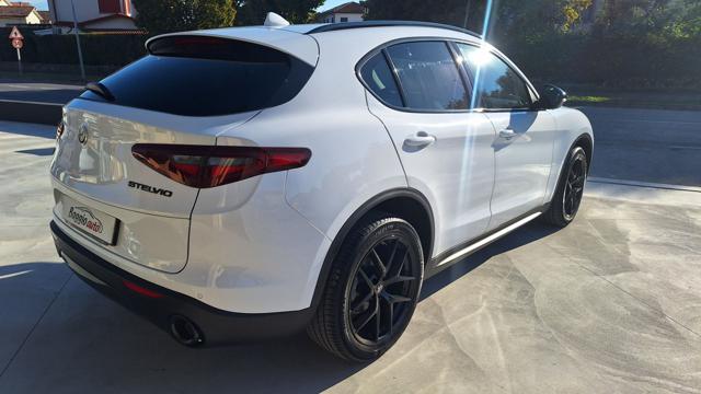 ALFA ROMEO Stelvio usata, con Alzacristalli elettrici