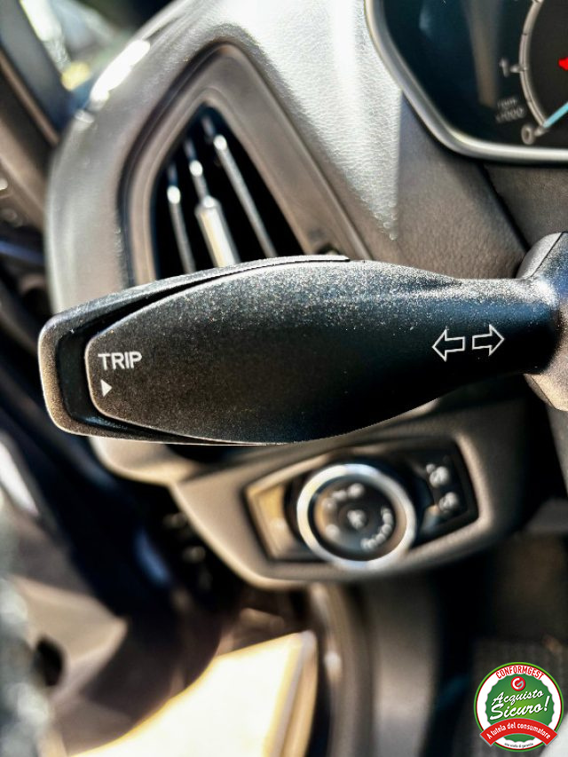 FORD B-Max usata, con Volante in pelle