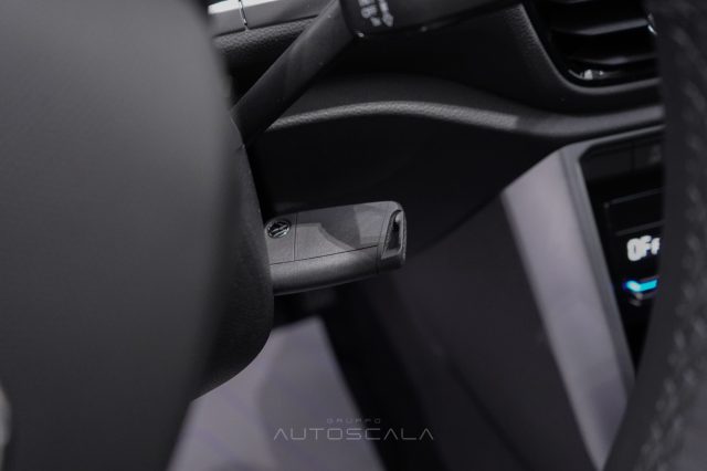 VOLKSWAGEN T-Roc usata, con Touch screen