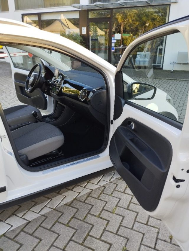 VOLKSWAGEN up! usata, con Chiusura centralizzata