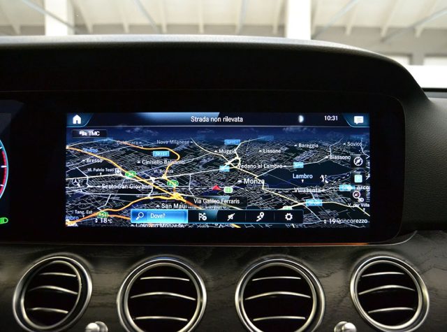 MERCEDES-BENZ E 220 usata, con Chiusura centralizzata