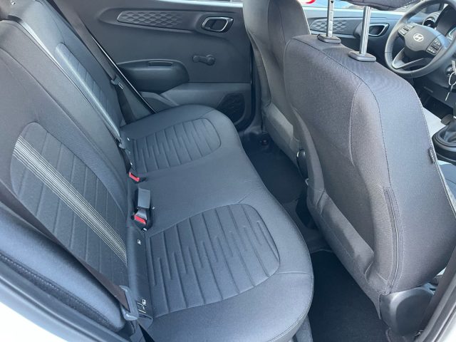 HYUNDAI i10 usata 32