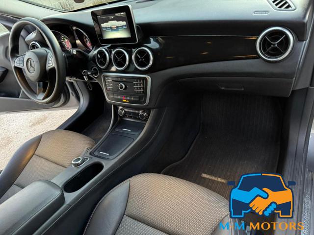 MERCEDES-BENZ CLA 180 usata, con Sedile posteriore sdoppiato