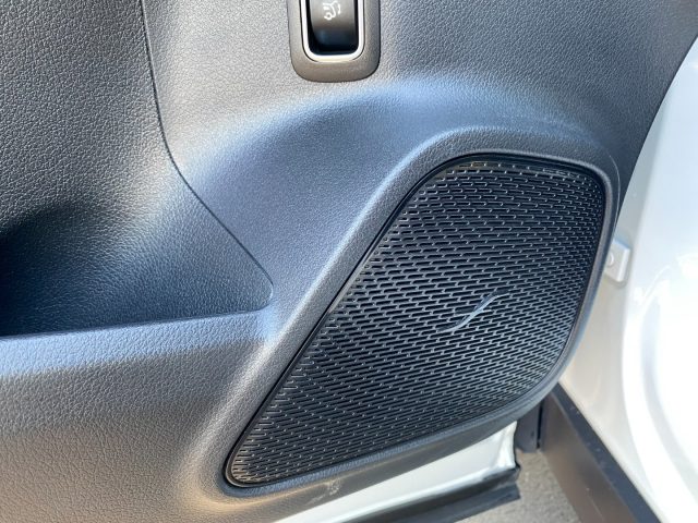 MERCEDES-BENZ GLB 200 usata, con Sedile posteriore sdoppiato