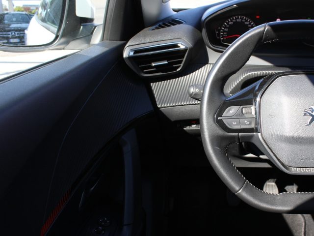 PEUGEOT 2008 usata, con Autoradio digitale