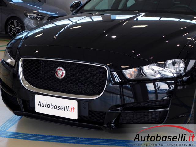 JAGUAR XE usata, con Specchietti laterali elettrici