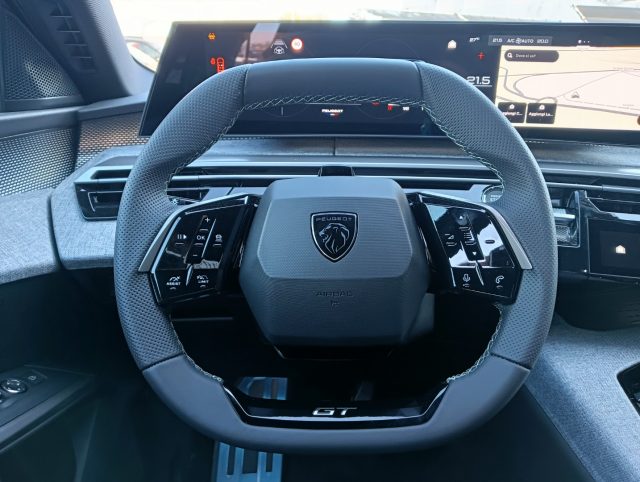 PEUGEOT 5008 usata, con Boardcomputer