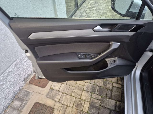 VOLKSWAGEN Passat Variant usata, con Chiusura centralizzata