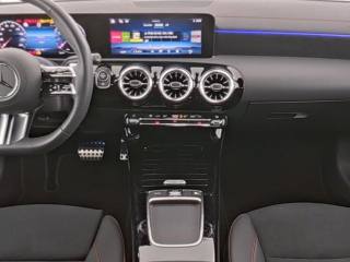 MERCEDES-BENZ CLA 180 usata, con Autoradio