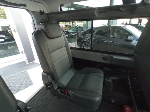 LAND ROVER Defender usata, con Trazione integrale