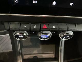 RENAULT Captur usata, con Hill holder