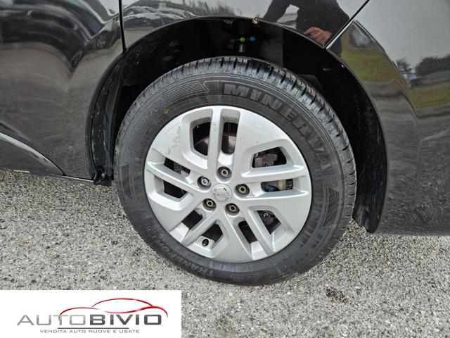 OPEL Vivaro usata, con USB