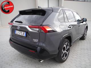 TOYOTA RAV 4 MY23 usata, con Alzacristalli elettrici