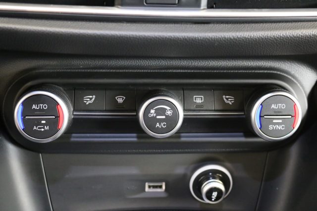 ALFA ROMEO Stelvio usata, con Volante in pelle