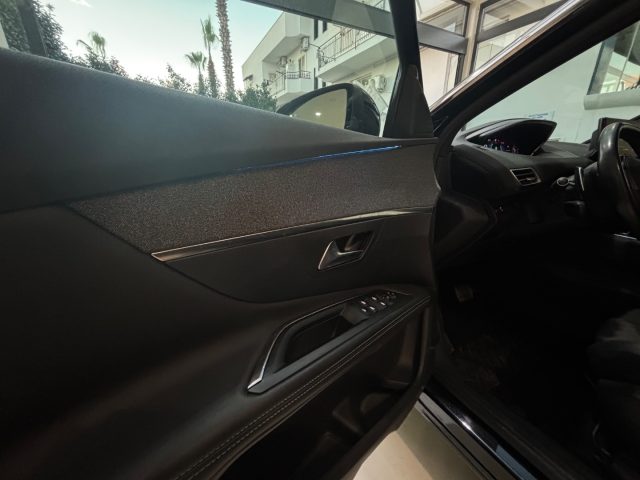 PEUGEOT 3008 usata, con Vetri oscurati