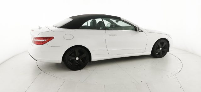 MERCEDES-BENZ E 220 usata 49