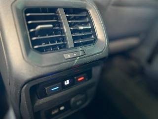 VOLKSWAGEN Tiguan usata, con Sedile posteriore sdoppiato