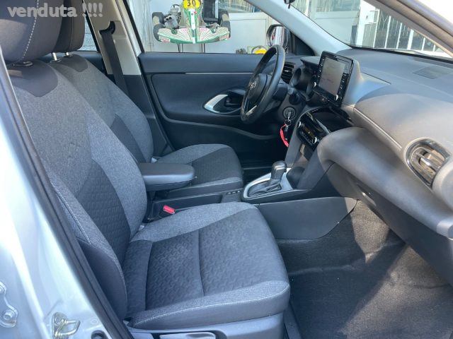 TOYOTA Yaris Cross usata, con USB
