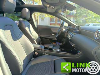 MERCEDES-BENZ CLA 200 usata, con Alzacristalli elettrici