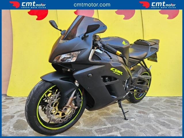HONDA CBR 1000 RR usata 1