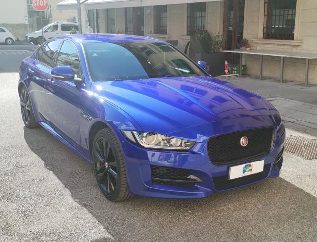 JAGUAR XE usata, con Autoradio