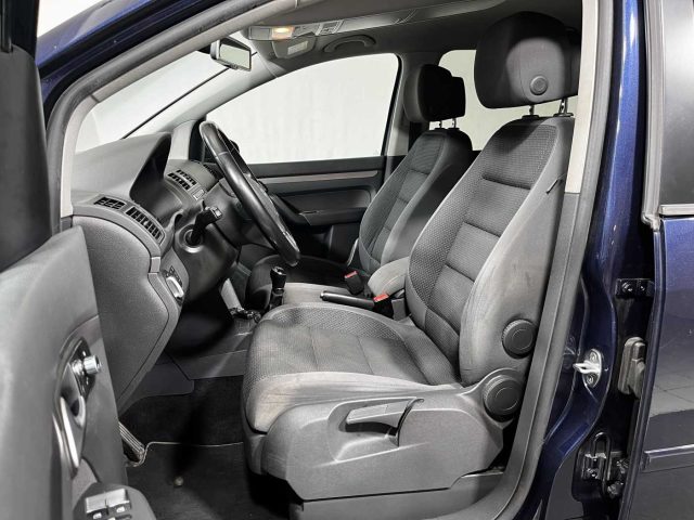 VOLKSWAGEN Touran usata, con ESP