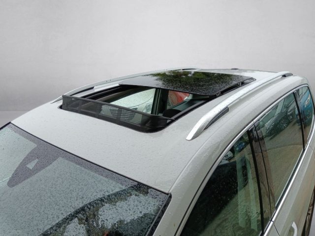 VOLKSWAGEN Sharan usata, con USB