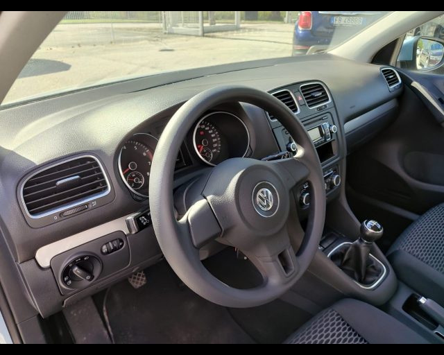 VOLKSWAGEN Golf usata, con Autoradio