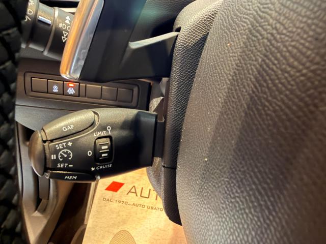 PEUGEOT 308 usata, con Leve al volante