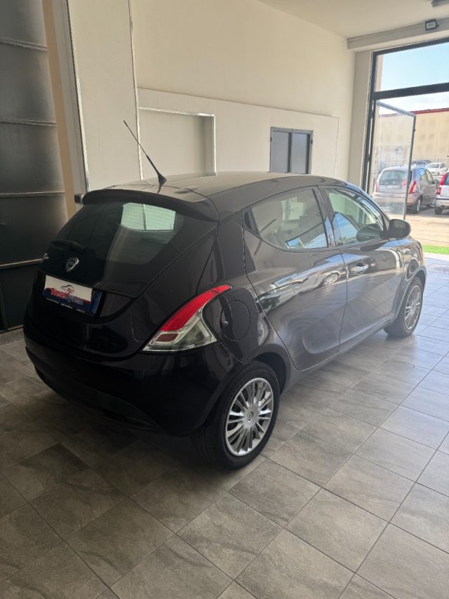 LANCIA Ypsilon usata, con Autoradio
