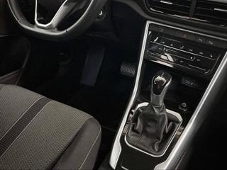 VOLKSWAGEN T-Roc usata, con Leve al volante