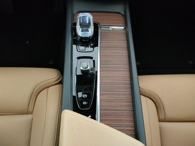 VOLVO XC60 usata, con Luci diurne LED