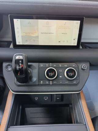 LAND ROVER Defender usata, con Fendinebbia