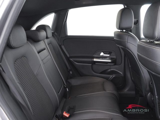 MERCEDES-BENZ B 180 usata 10