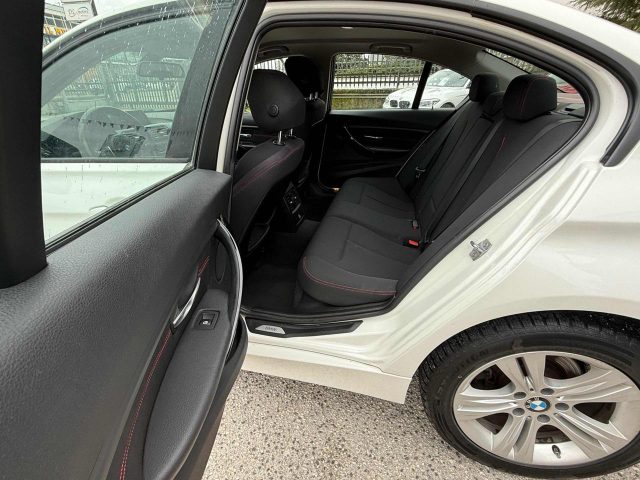 BMW 318 usata, con Bluetooth