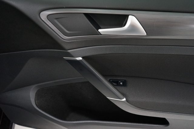 VOLKSWAGEN Golf usata, con Monitoraggio pressione pneumatici