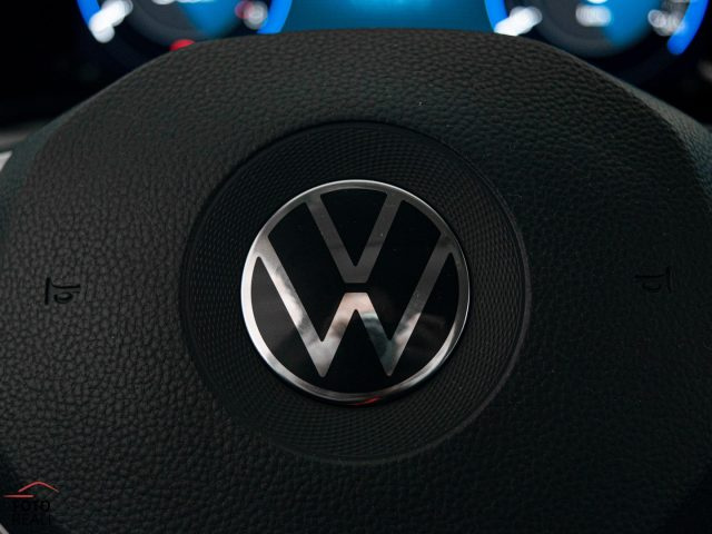 VOLKSWAGEN Golf usata, con Adaptive Cruise Control