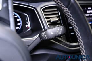 VOLKSWAGEN T-Roc usata, con USB