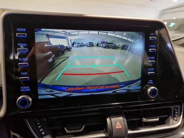 TOYOTA C-HR usata, con USB