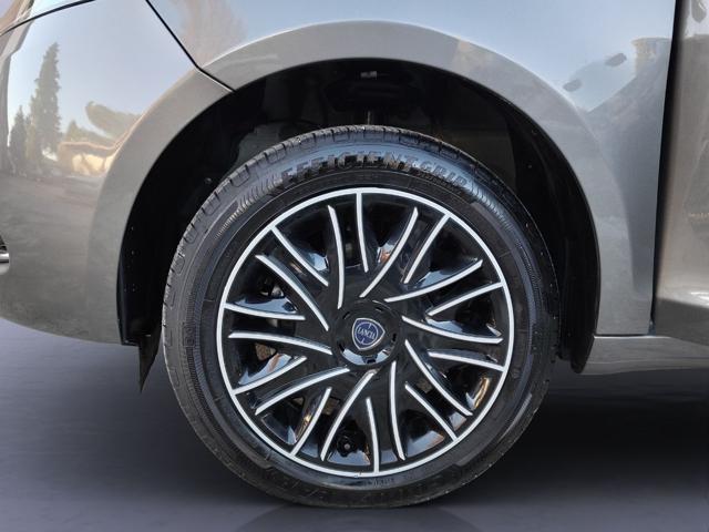 LANCIA Ypsilon usata, con Luci diurne LED